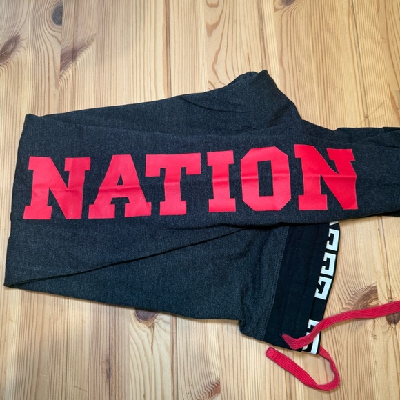 PINK by Victoria’s Secret PINK Nation Charcoal Gray & Red Leggings Small - Picture 2 of 5